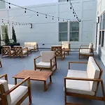 Smart 1 Bed 1 Bath Loft By Lorraine Motel