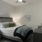 Smart 1 Bed 1 Bath Loft By Lorraine Motel