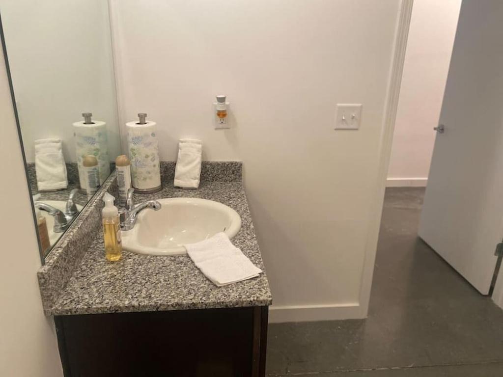 Smart 1 Bed 1 Bath Loft By Lorraine